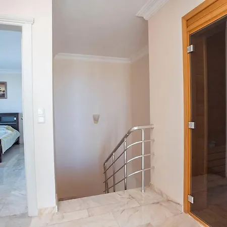 Apartment Sea View Penthouse 4+1 *